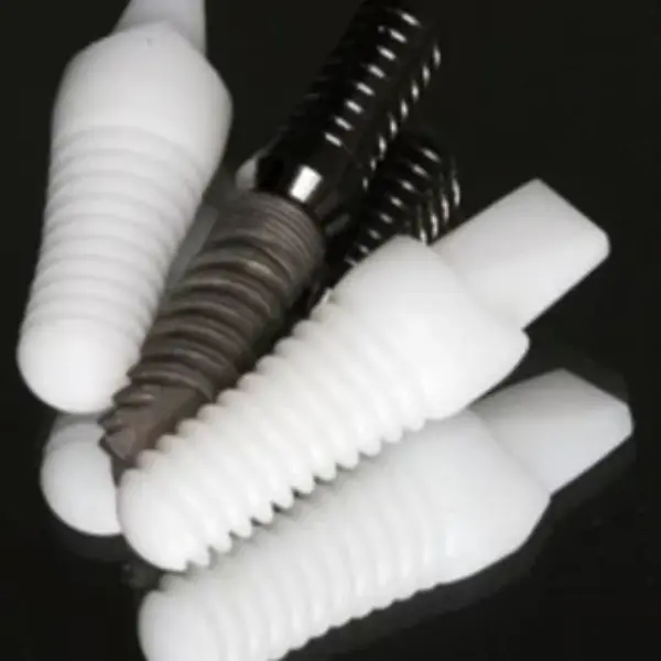 Zirconium-dental-implants